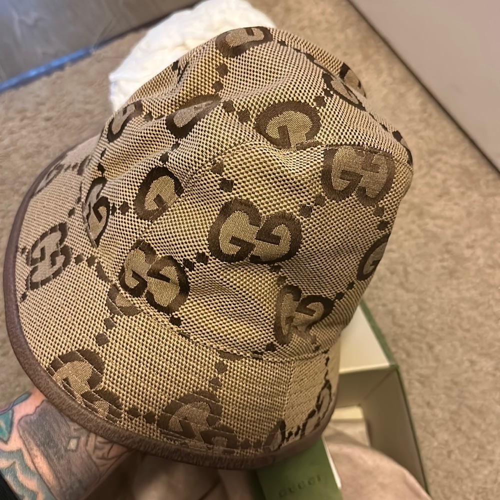 GUCCI BUCKET HAT